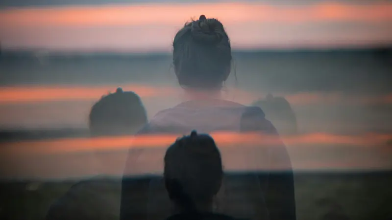 Doppelbelichtung Person Himmel Horizont Abendrot
